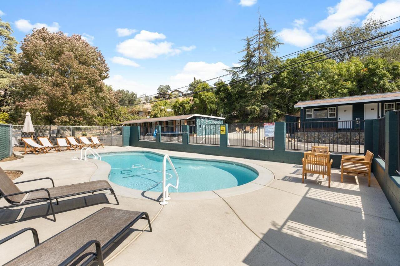The Belle Sequoia Motel Rm9 Three Rivers Eksteriør bilde