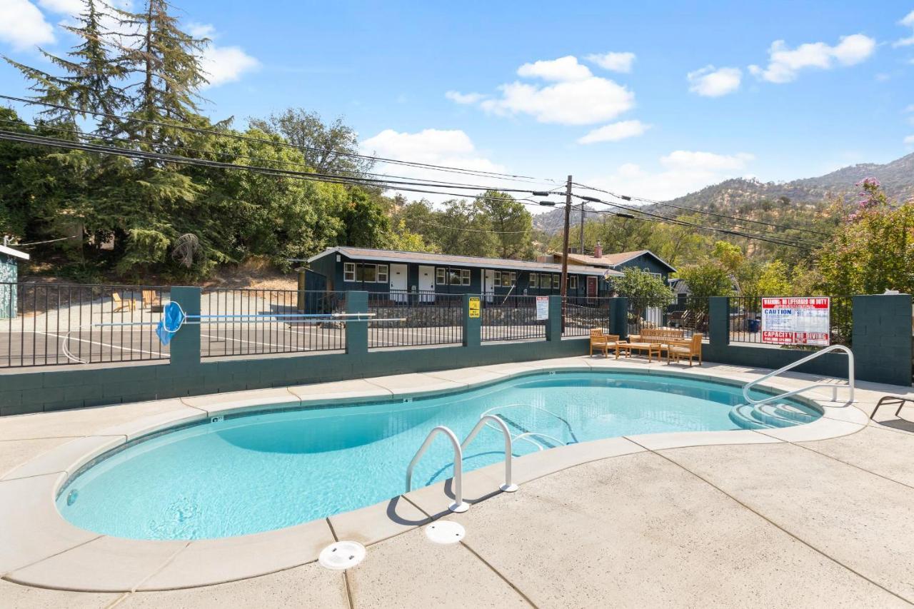 The Belle Sequoia Motel Rm9 Three Rivers Eksteriør bilde