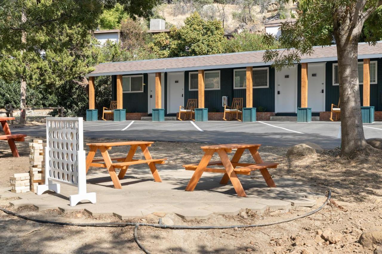 The Belle Sequoia Motel Rm9 Three Rivers Eksteriør bilde