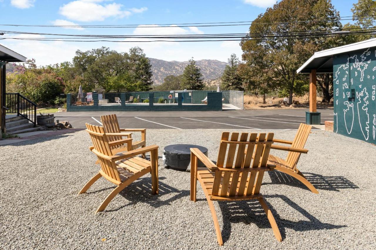 The Belle Sequoia Motel Rm9 Three Rivers Eksteriør bilde