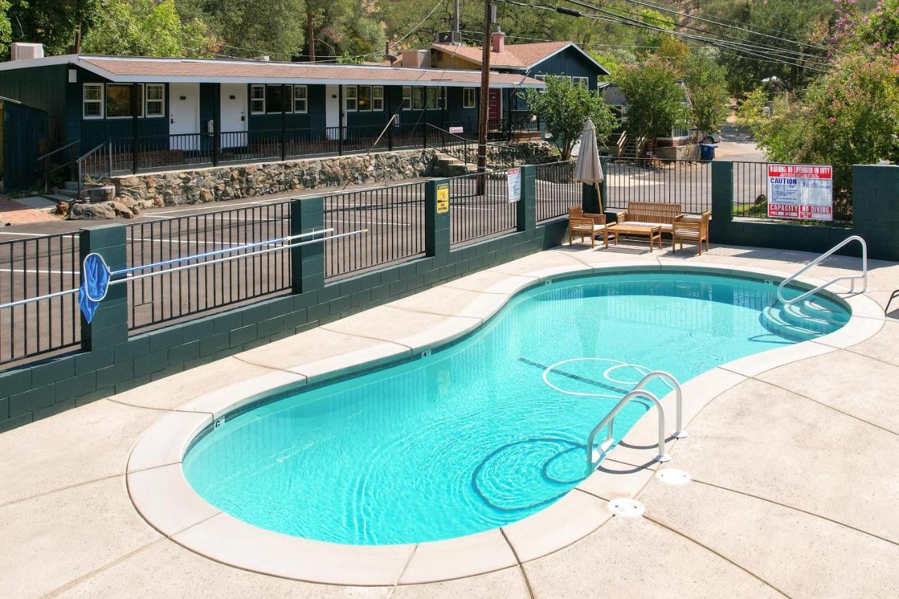 The Belle Sequoia Motel Rm9 Three Rivers Eksteriør bilde